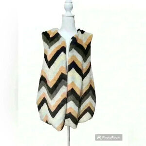 Soft women’s vest. Multi-colored.